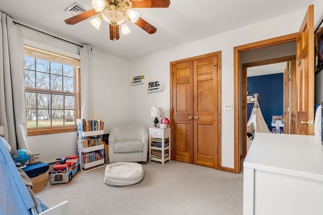 4 Dorianna Cir, Shrewsbury, MA 01545