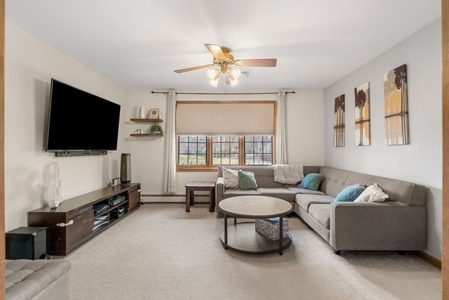 4 Dorianna Cir, Shrewsbury, MA 01545