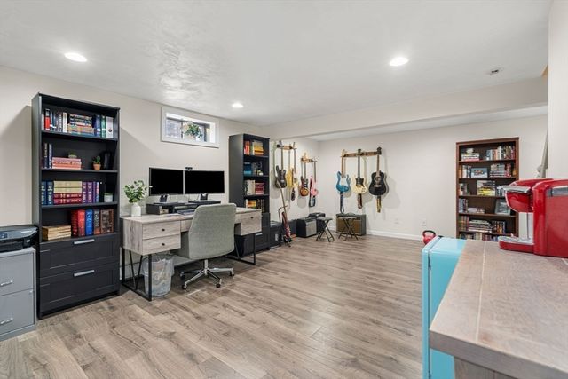 4 Dorianna Cir, Shrewsbury, MA 01545