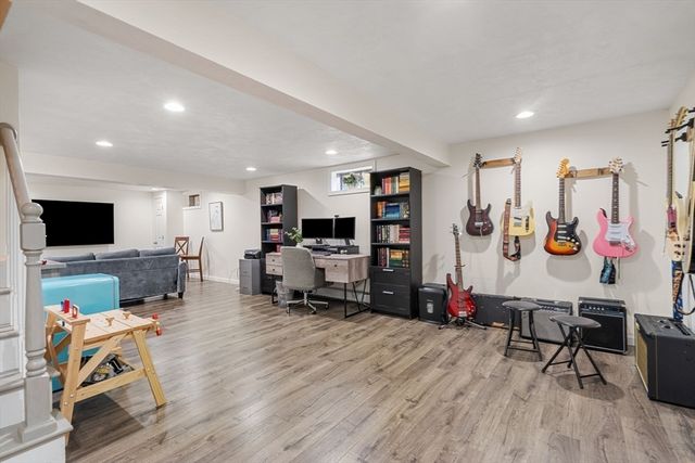 4 Dorianna Cir, Shrewsbury, MA 01545