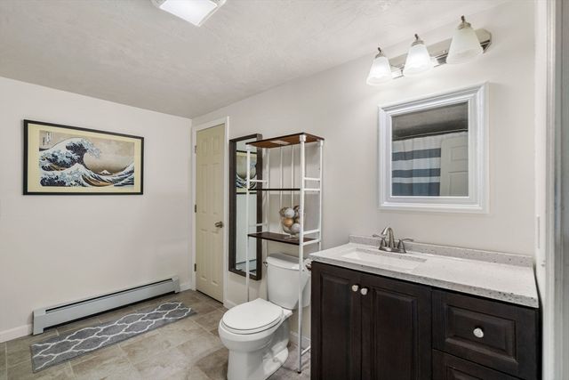 4 Dorianna Cir, Shrewsbury, MA 01545