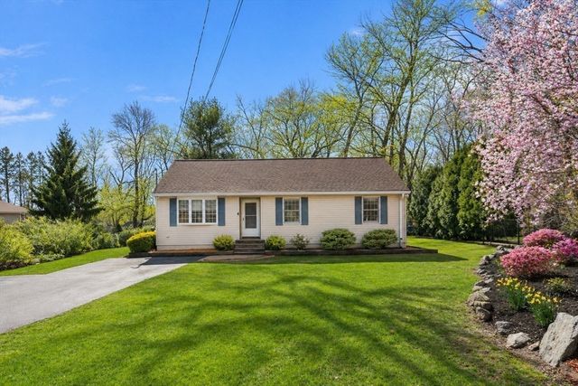 4 Dorianna Cir, Shrewsbury, MA 01545