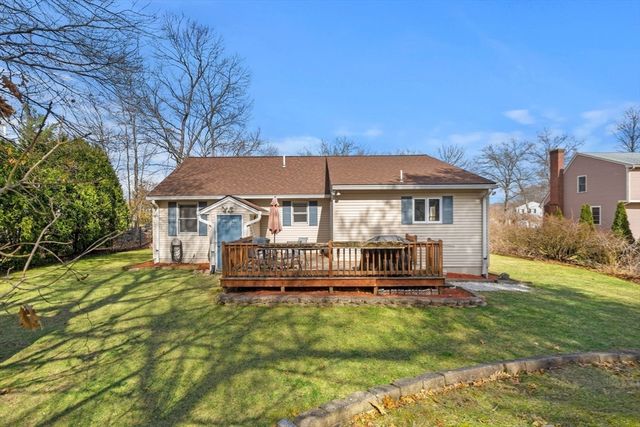 4 Dorianna Cir, Shrewsbury, MA 01545