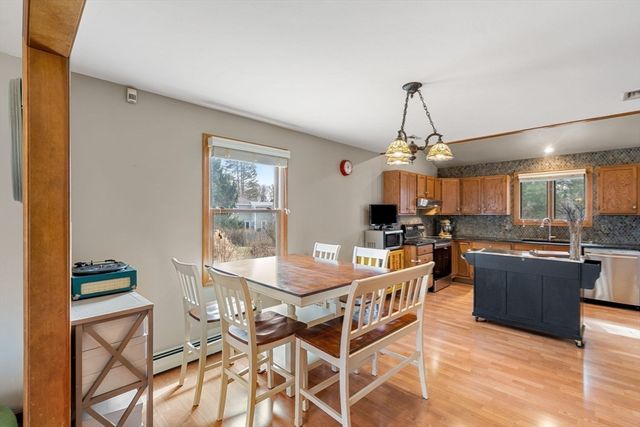 4 Dorianna Cir, Shrewsbury, MA 01545