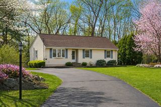 4 Dorianna Cir, Shrewsbury, MA 01545