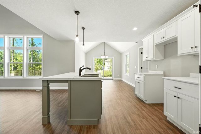 4792 Falcon Parkway, New Haven, IN 46774