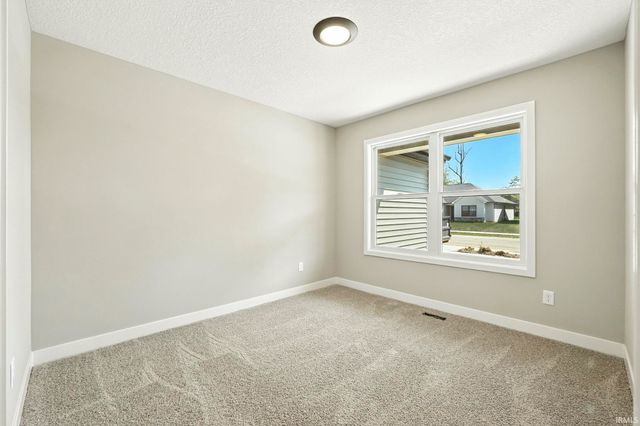 4792 Falcon Parkway, New Haven, IN 46774