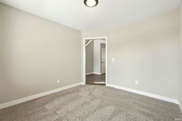 4792 Falcon Parkway, New Haven, IN 46774