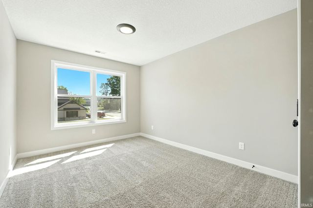 4792 Falcon Parkway, New Haven, IN 46774