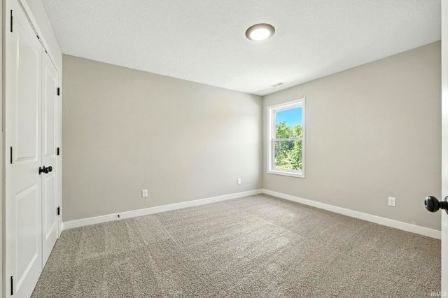 4792 Falcon Parkway, New Haven, IN 46774