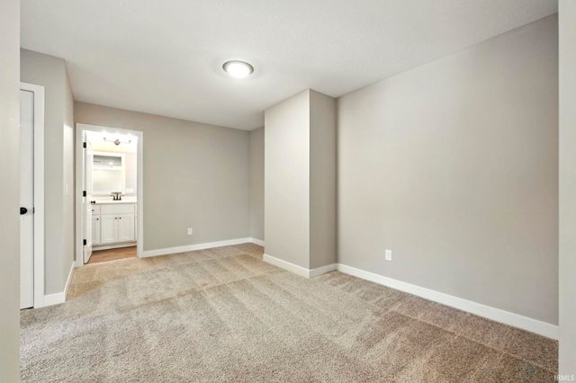 4792 Falcon Parkway, New Haven, IN 46774