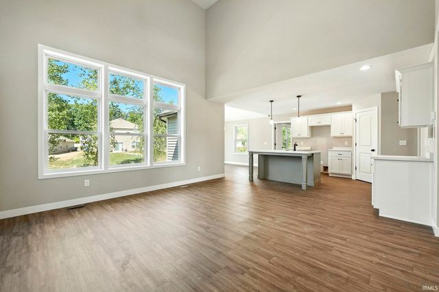 4792 Falcon Parkway, New Haven, IN 46774