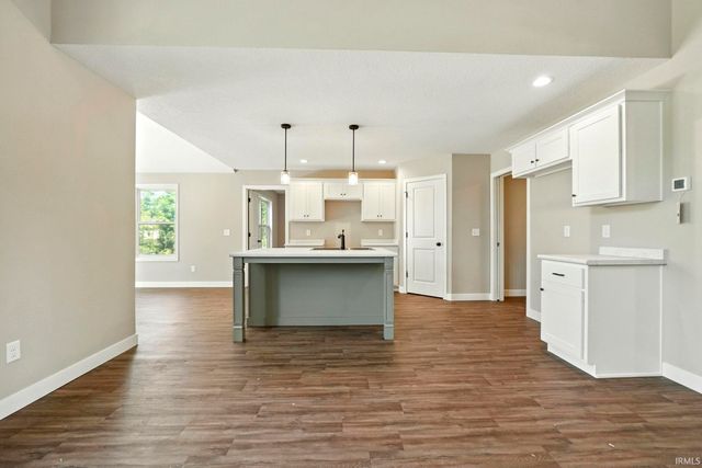 4792 Falcon Parkway, New Haven, IN 46774