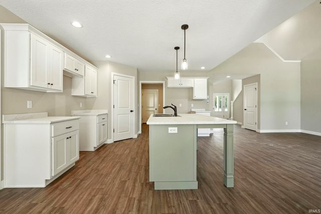 4792 Falcon Parkway, New Haven, IN 46774