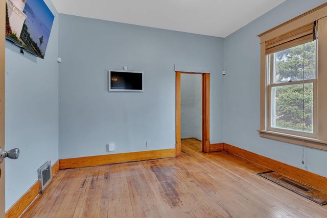 201 Dakota Avenue NE, Pennock, MN 56279