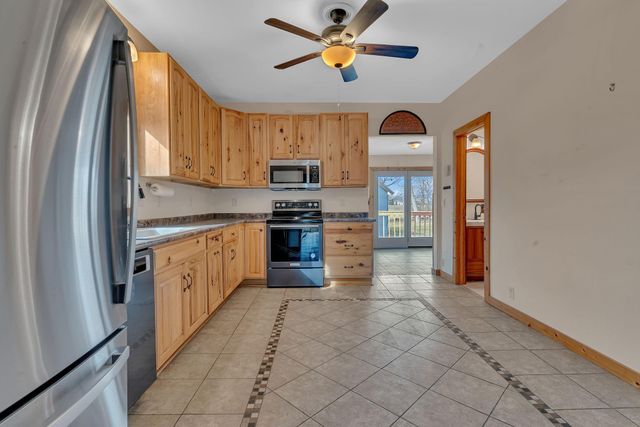 201 Dakota Avenue NE, Pennock, MN 56279