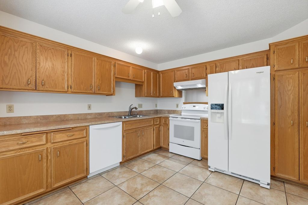 14111 Essex Lane, Apple Valley, MN 55124 — photo 3
