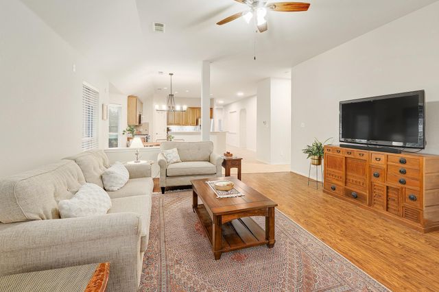 3802 Azur LN, Round Rock, TX 78681