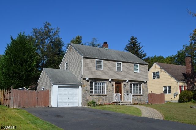 550 4Th St, Dunellen Boro, NJ 08812