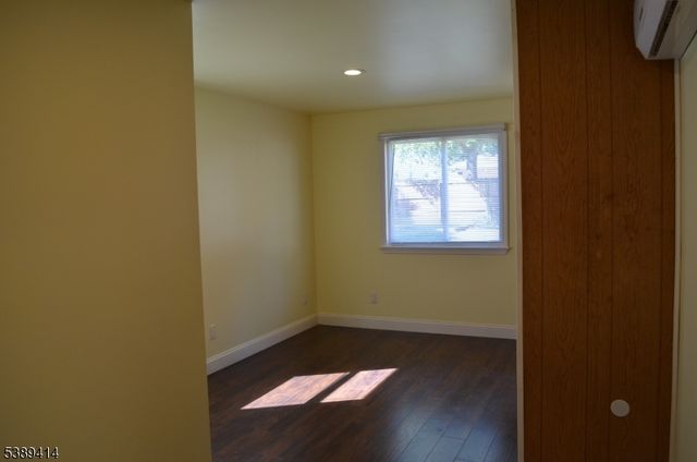 550 4Th St, Dunellen Boro, NJ 08812