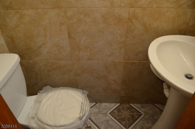 550 4Th St, Dunellen Boro, NJ 08812