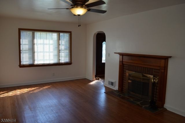 550 4Th St, Dunellen Boro, NJ 08812