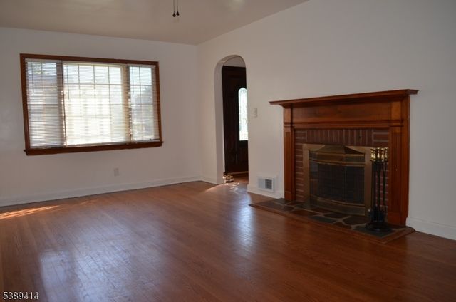 550 4Th St, Dunellen Boro, NJ 08812