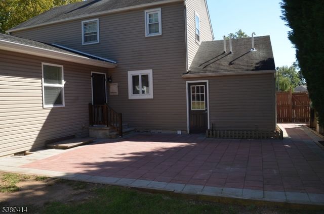 550 4Th St, Dunellen Boro, NJ 08812