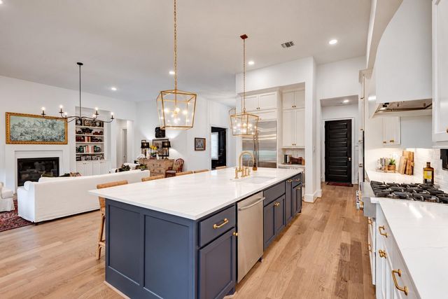 9776 Greenridge View Drive, Willis, TX 77318