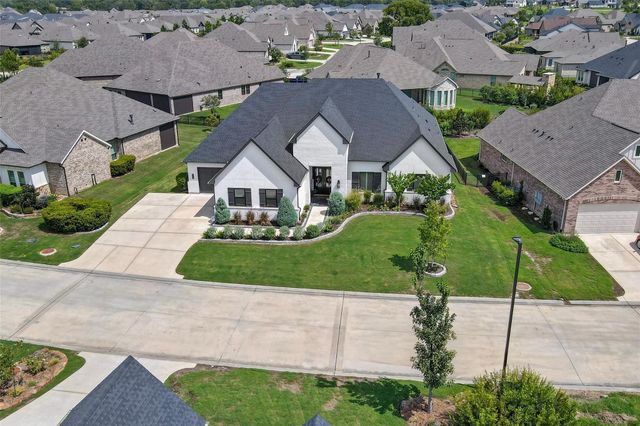 9776 Greenridge View Drive, Willis, TX 77318