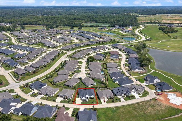 9776 Greenridge View Drive, Willis, TX 77318