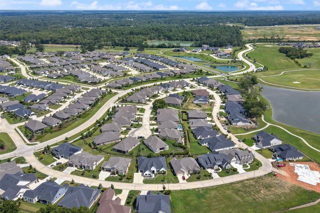 9776 Greenridge View Drive, Willis, TX 77318