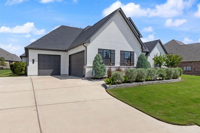 9776 Greenridge View Drive, Willis, TX 77318