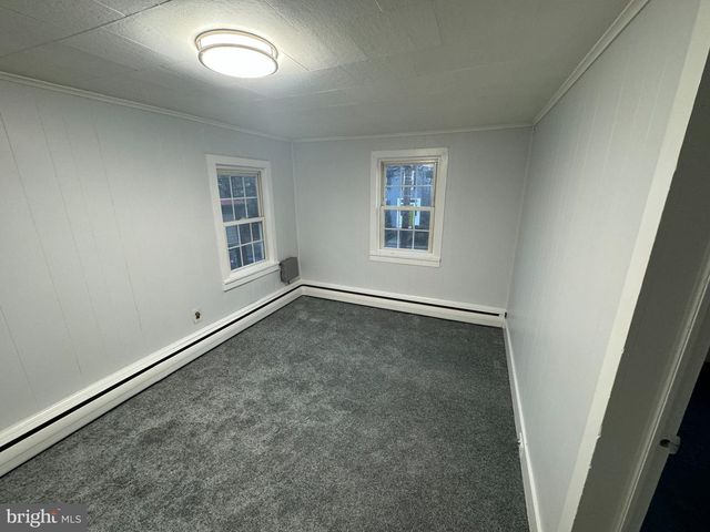17--19 W DELAWARE AVE, Pennington, NJ 08534