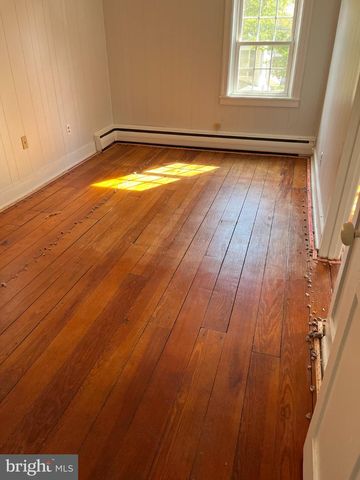 17--19 W DELAWARE AVE, Pennington, NJ 08534