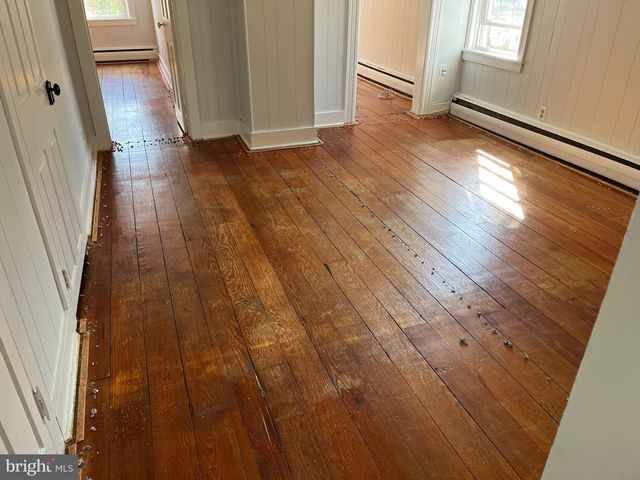 17--19 W DELAWARE AVE, Pennington, NJ 08534