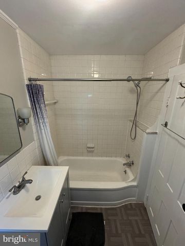 17--19 W DELAWARE AVE, Pennington, NJ 08534