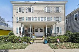 17--19 W DELAWARE AVE, Pennington, NJ 08534