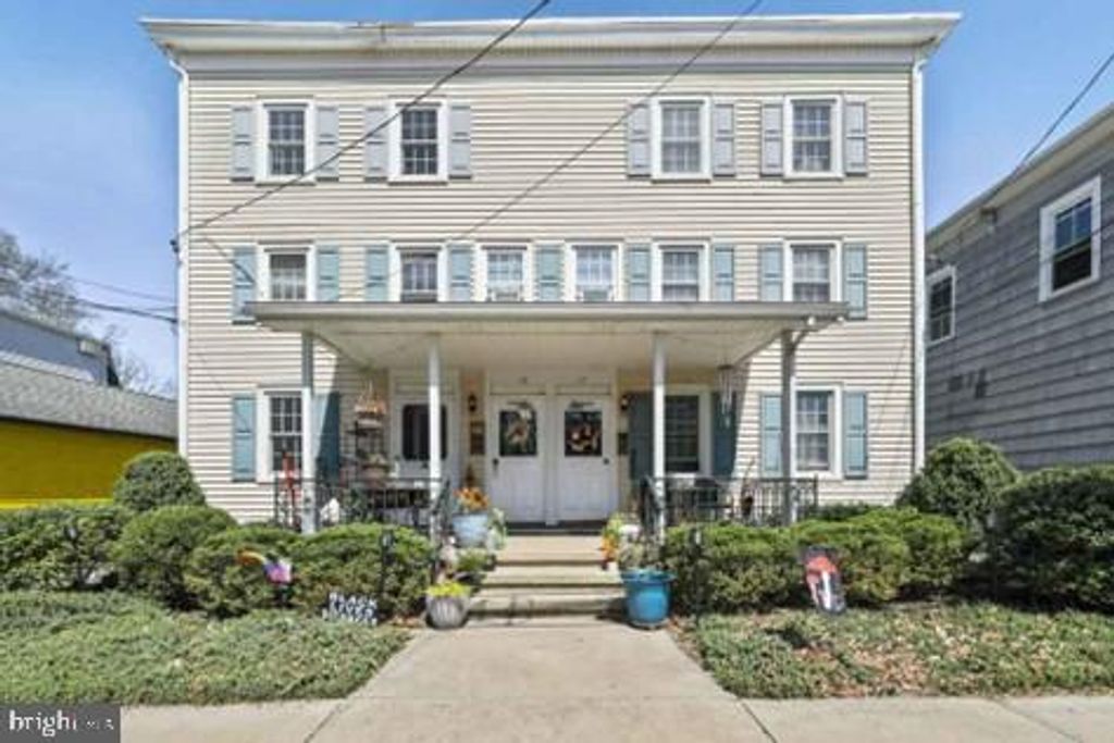 17--19 W DELAWARE AVE, Pennington, NJ 08534
