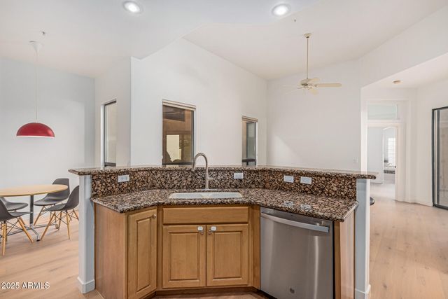 8338 E JOSHUA TREE Lane, Scottsdale, AZ 85250