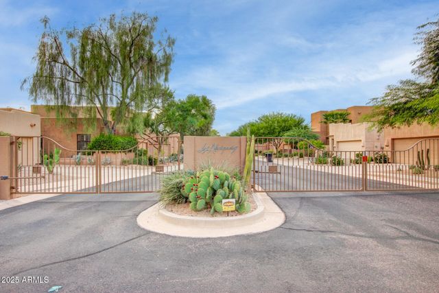 8338 E JOSHUA TREE Lane, Scottsdale, AZ 85250