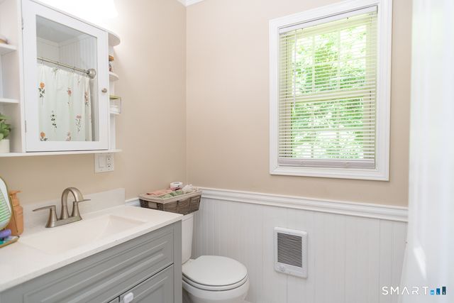 646 Howe Avenue 8, Shelton, CT 06484