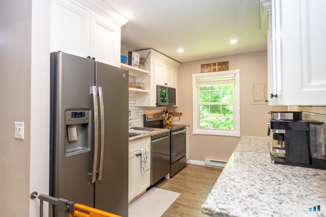 646 Howe Avenue 8, Shelton, CT 06484