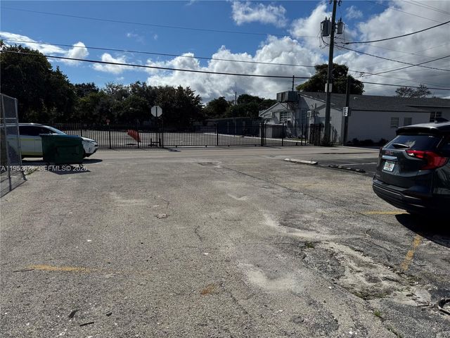 2328 Hollywood Boulevard, Hollywood, FL 33020