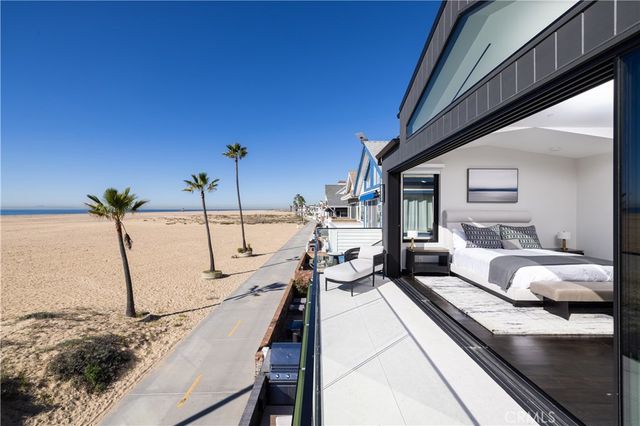218 E Oceanfront, Newport Beach, CA 92661