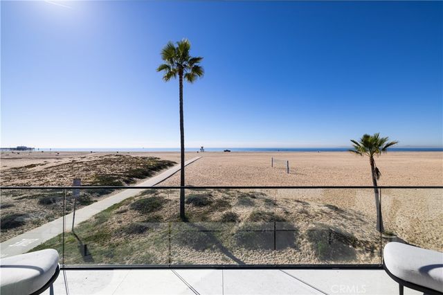 218 E Oceanfront, Newport Beach, CA 92661
