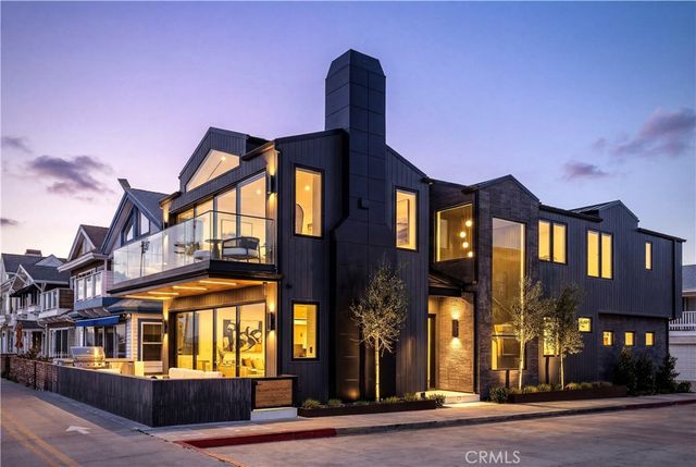218 E Oceanfront, Newport Beach, CA 92661