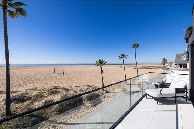 218 E Oceanfront, Newport Beach, CA 92661