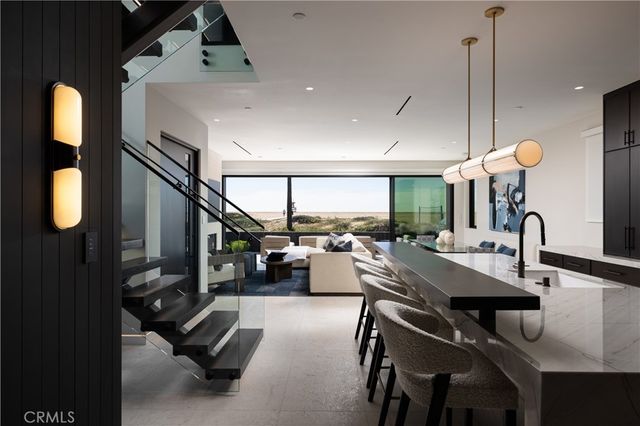 218 E Oceanfront, Newport Beach, CA 92661