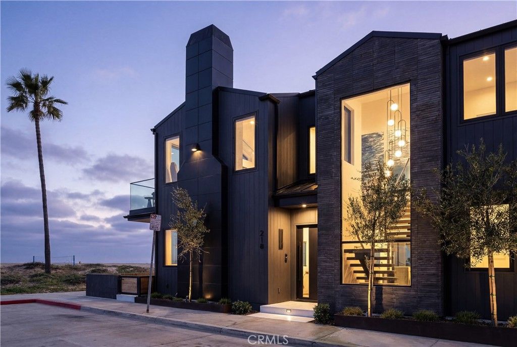 218 E Oceanfront, Newport Beach, CA 92661